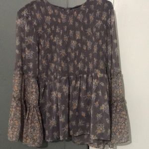 American Eagle Flowy Floral Blouse